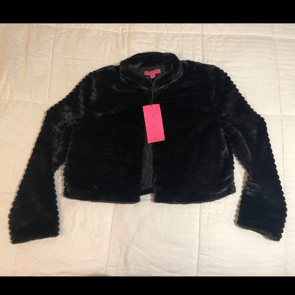 NWT Betsey Johnson Large Faux Mink Fur Black Short Cropped Jacket Bolero